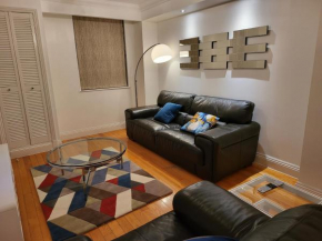 Garland Stylish 2 Bedroom Apartment A Minute Walk From Station